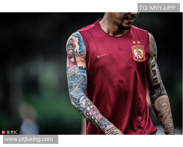 足球明星胸口纹身的独特魅力与故事揭秘 足球明星胸口纹身的独特魅力与故事揭秘