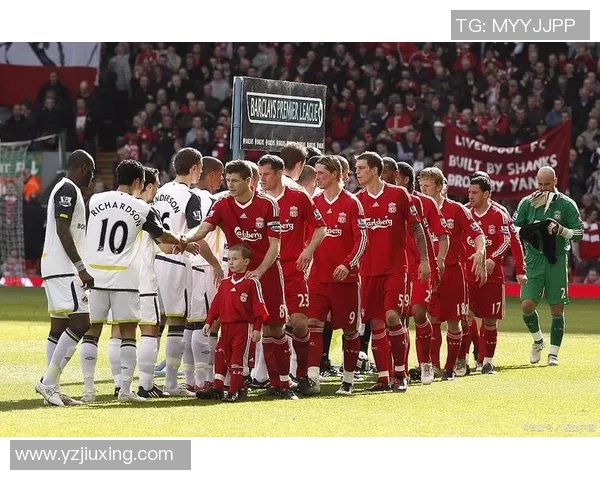 足球明星踢一脚引发全球热潮球迷狂欢瞬间回顾与精彩瞬间分享 足球明星踢一脚引发全球热潮球迷狂欢瞬间回顾与精彩瞬间分享